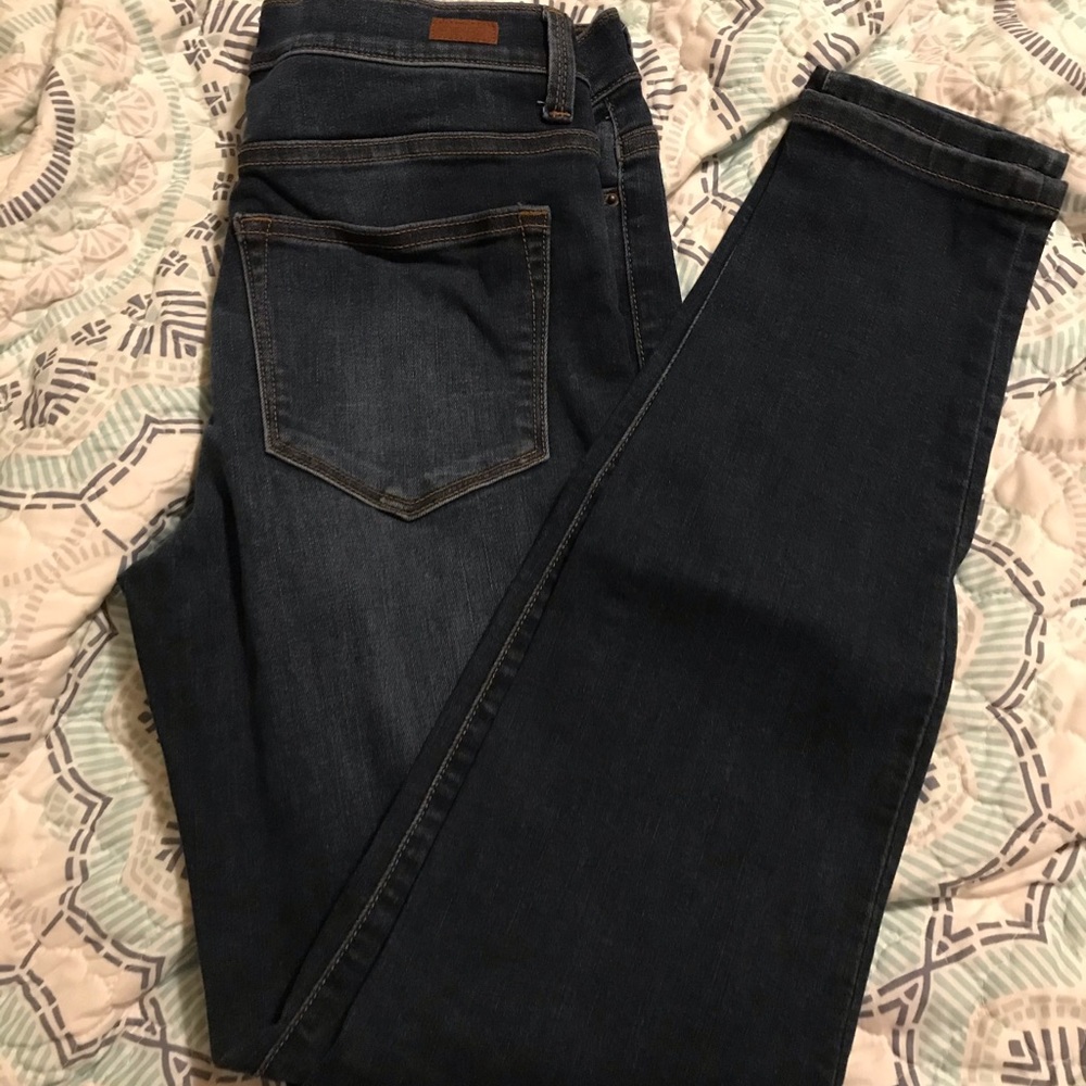 Sneak a peek New without Tags Skinny Jeans